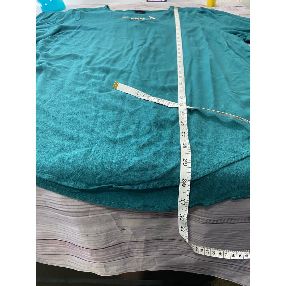 Torrid 3 Blouse Womens 3X Teal Split Neckline Chain Accent 3/4 Sleeves Rayon - Picture 8 of 12